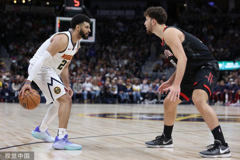 了高度的警 了高度的警